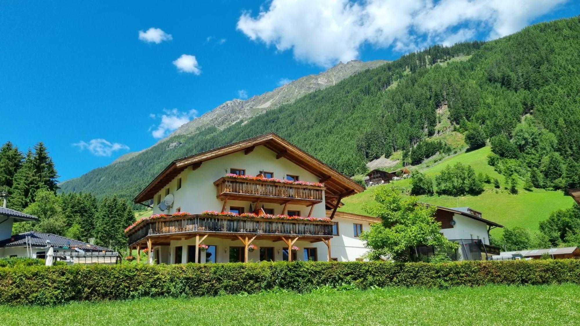 Gaestehaus Landhaus Tyrol Gries im Sellrain Eksteriør billede